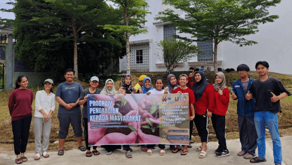 Tak Perlu ke Apotek! RT 61 Sulap Lahan Kosong Jadi Kebun TOGA Penuh Manfaat