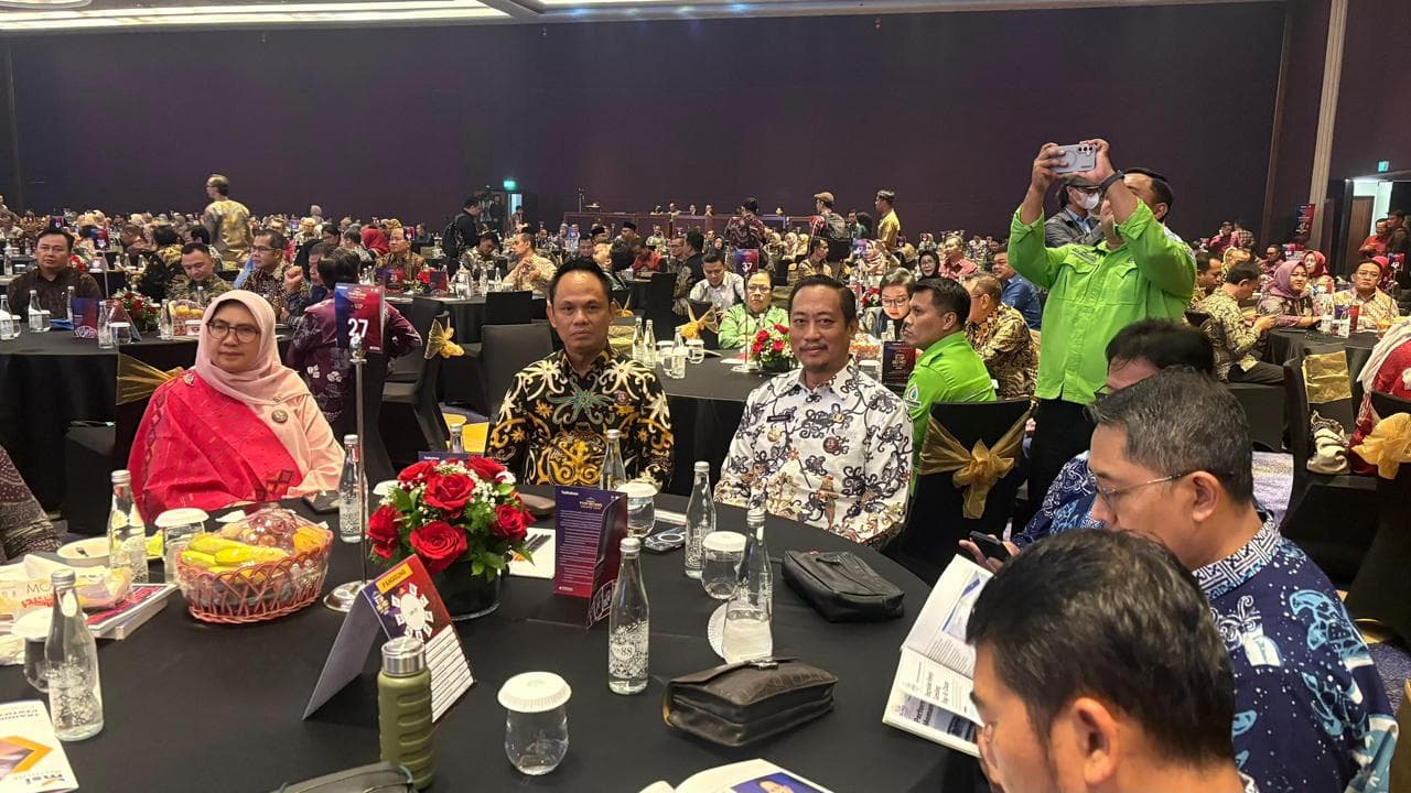 Bupati Sukamara Raih Penghargaan TOP Pembina BUMD 2026